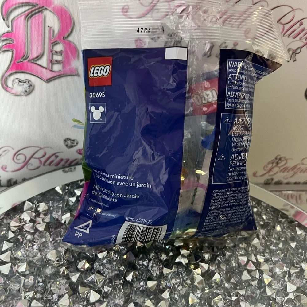 LEGO Disney Cinderella's Mini Castle Set - Blue and White garden castle